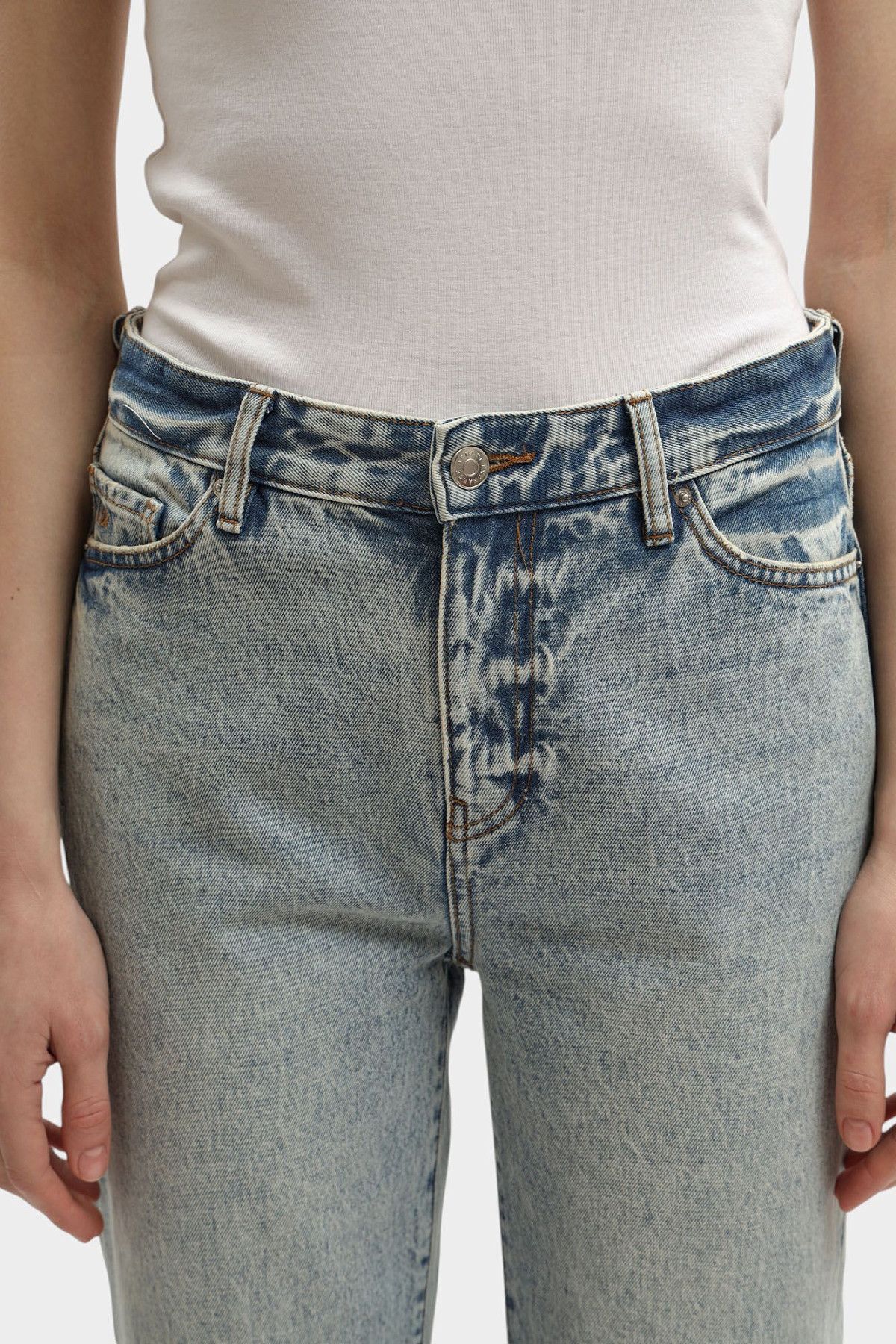 Джинсы Armani Exchange