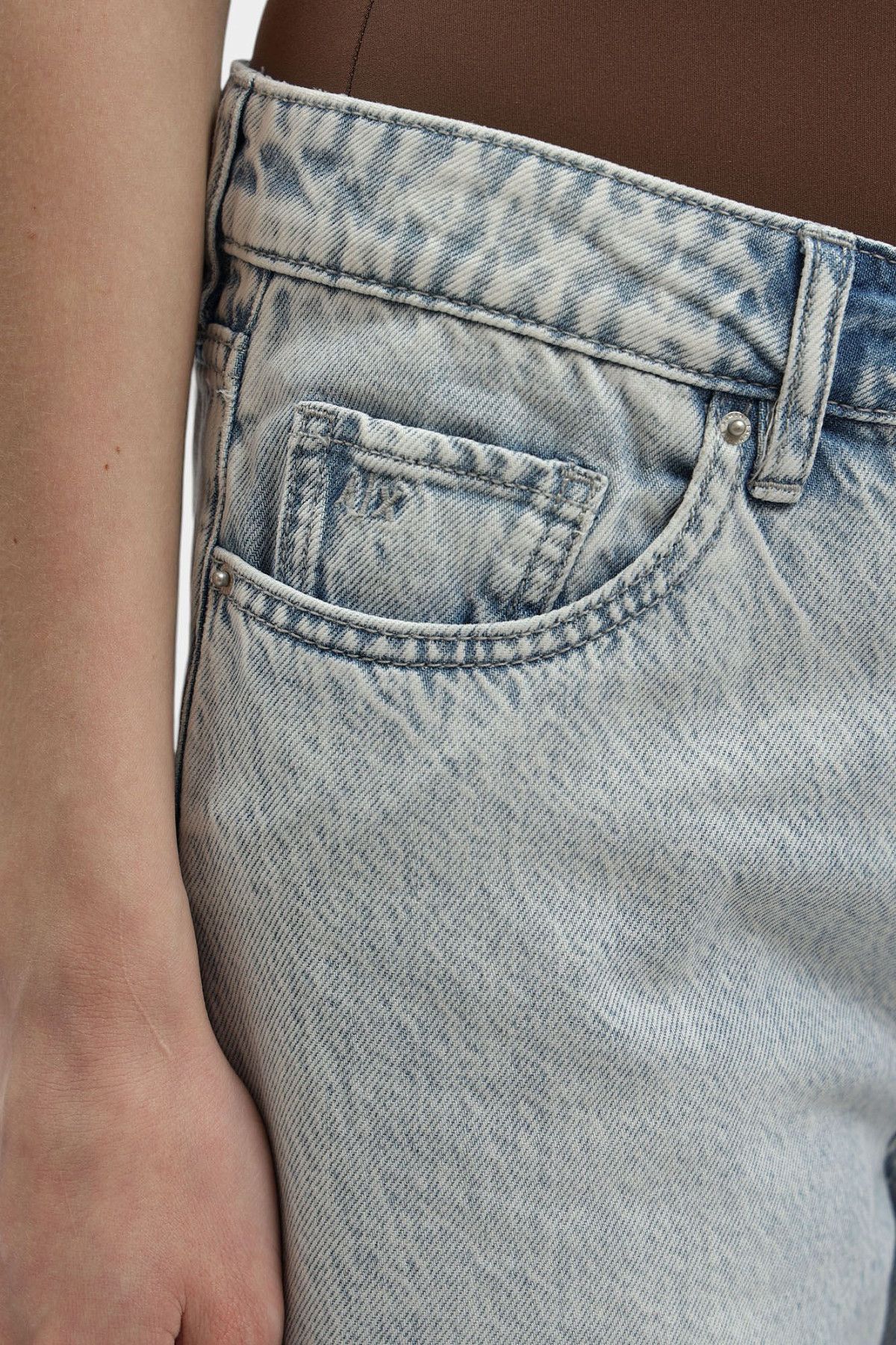 Джинсы Armani Exchange