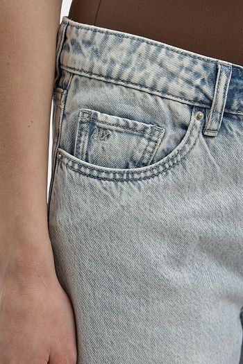 Джинсы Armani Exchange