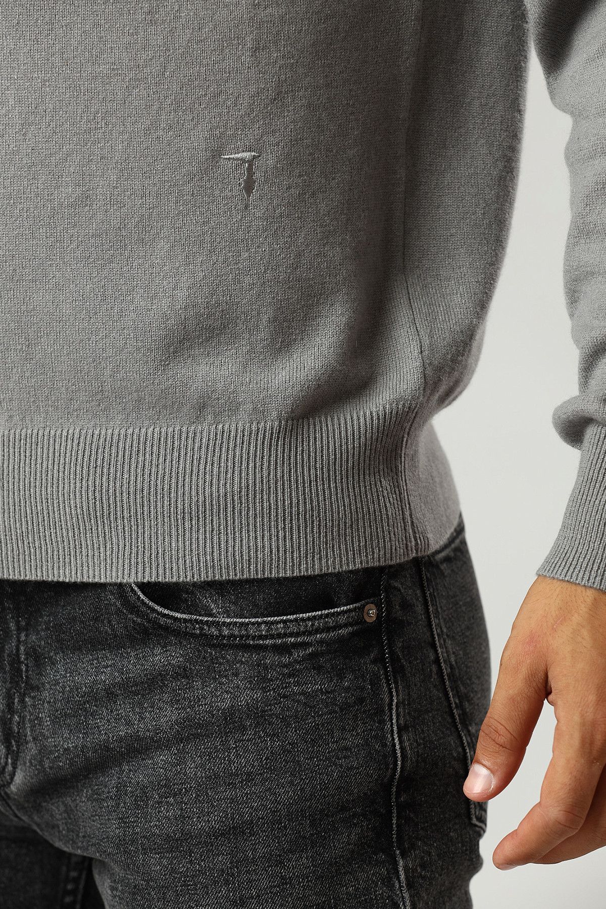 Джемпер Trussardi Серый
