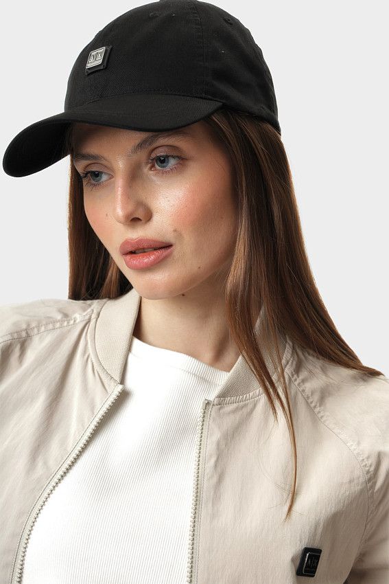 Кепка Armani Exchange Черный