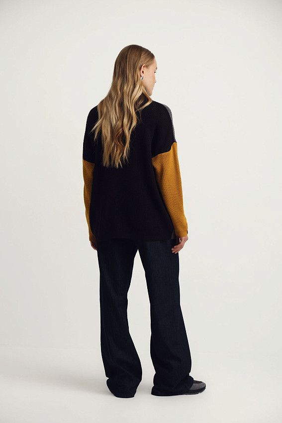 Свитер The Hills Серый