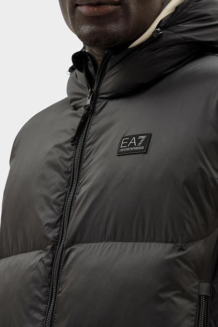 Жилет EA7