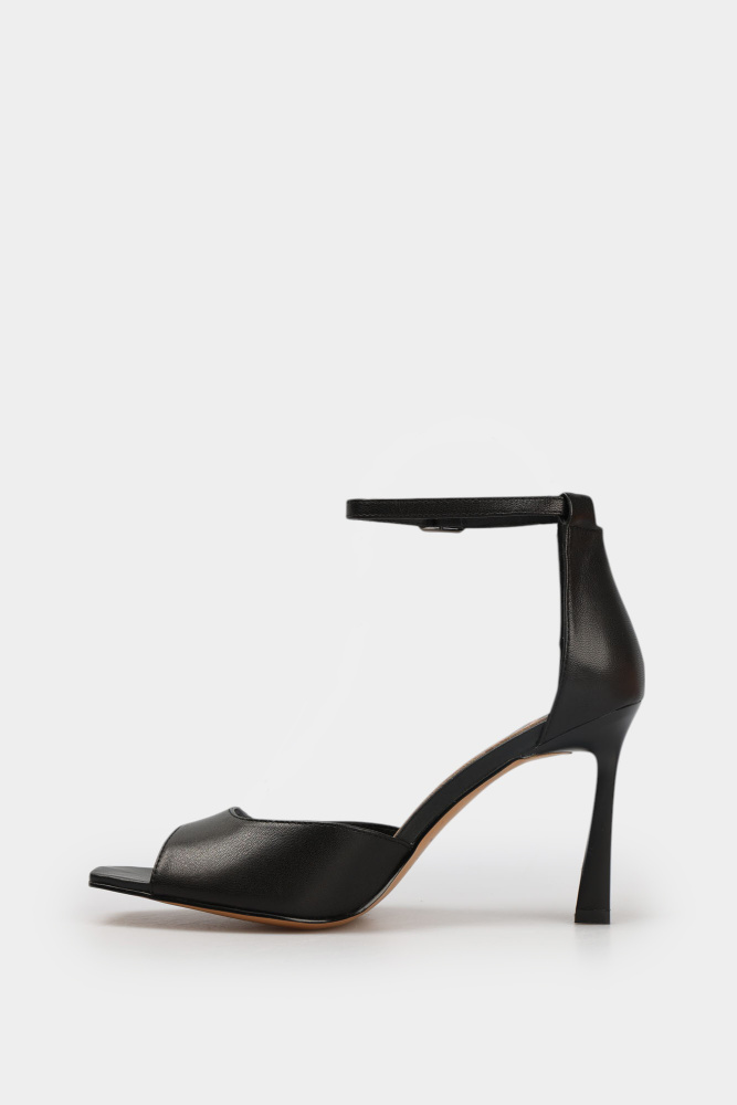 MC20878 Босоножки Marc Cony Черный