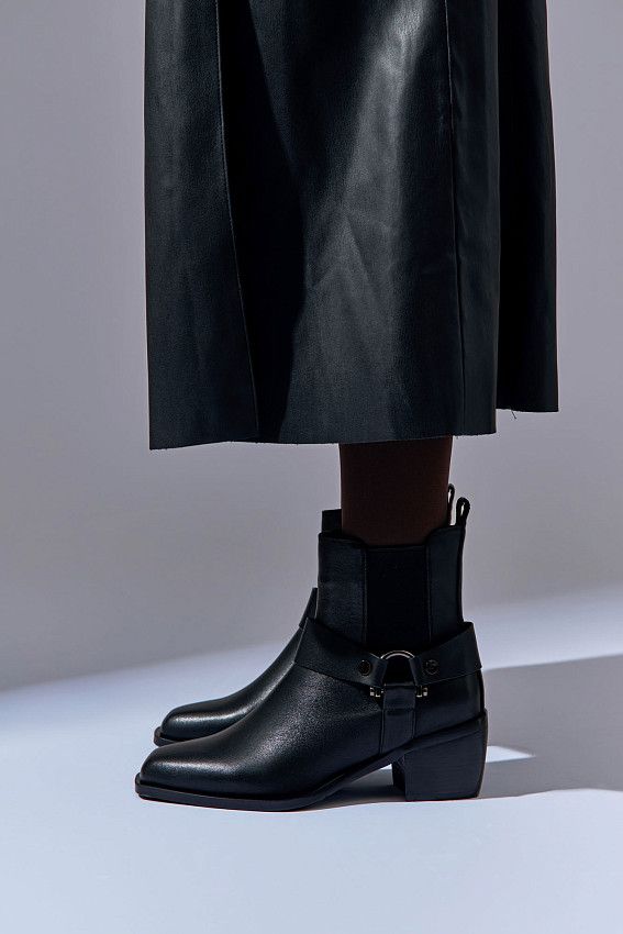 Челси Marc Cony