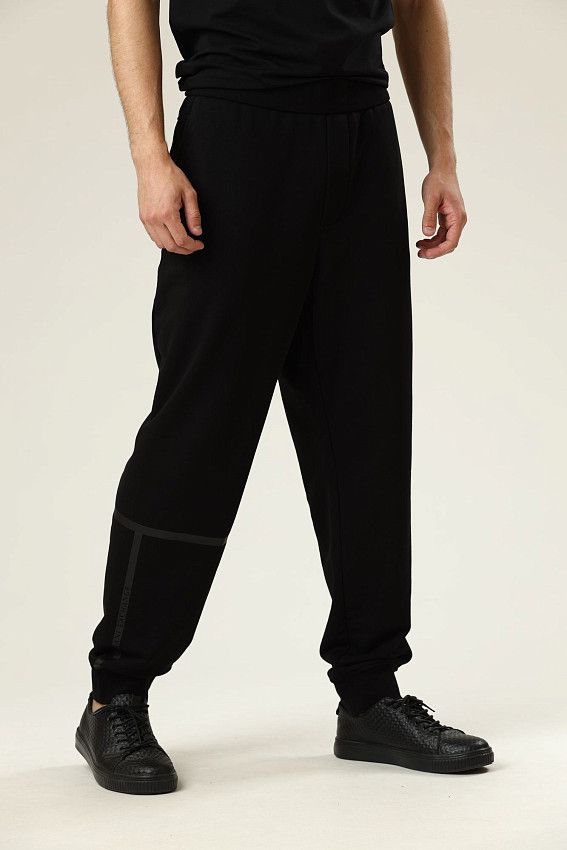 Брюки спортивные джоггеры Armani Exchange Черный