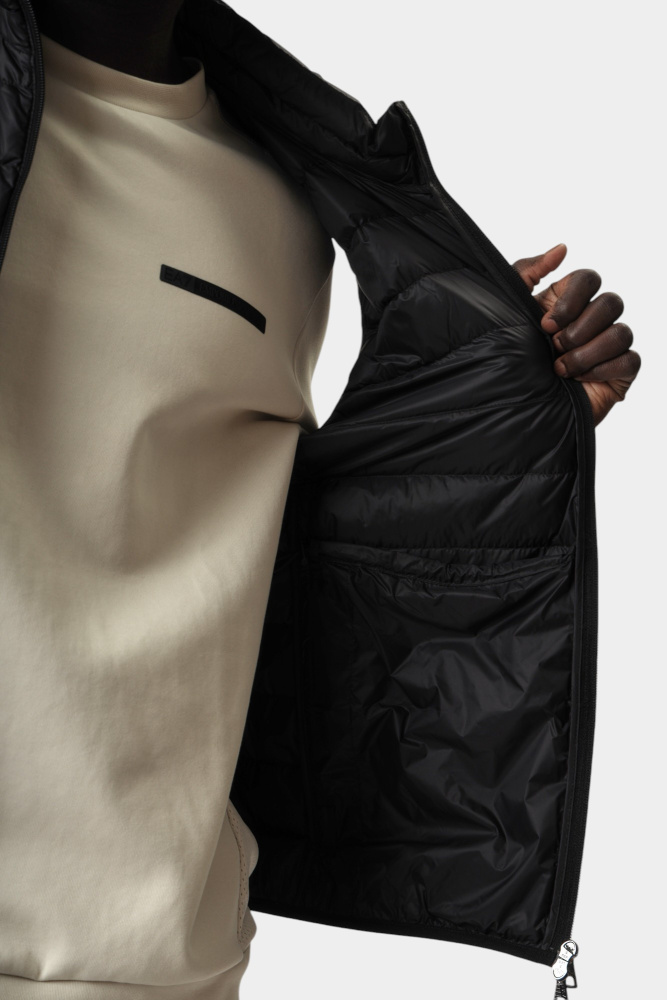 8NPQ06_PNGPZ Жилет EA7 Черный