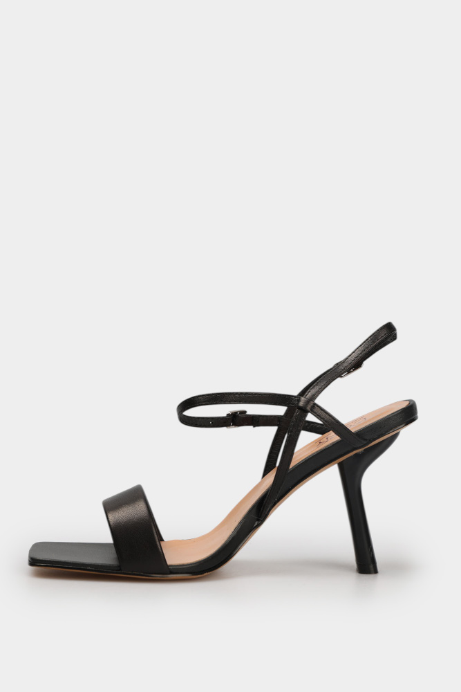 MC21646 Босоножки Marc Cony Черный