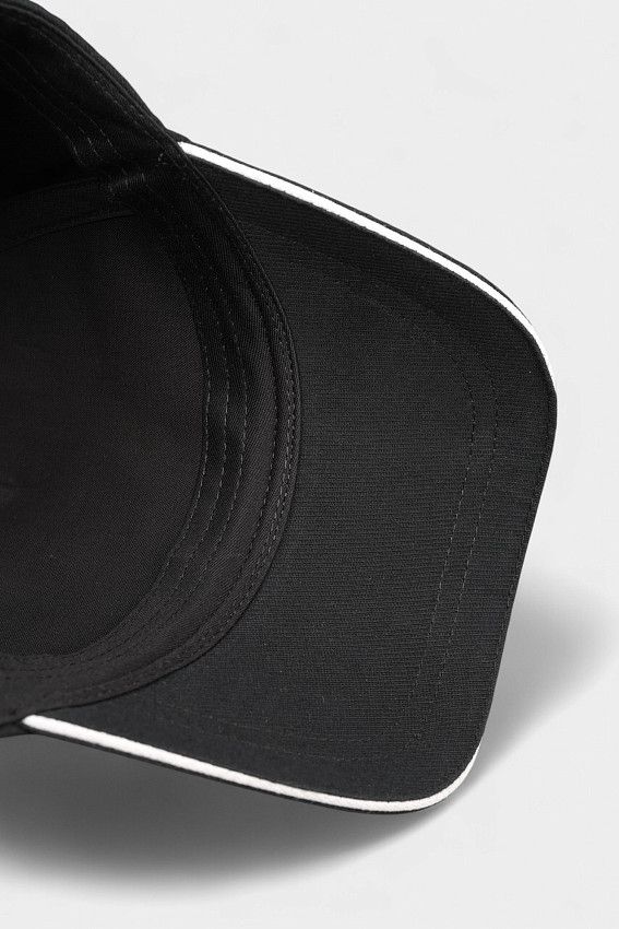 Кепка Emporio Armani Черный