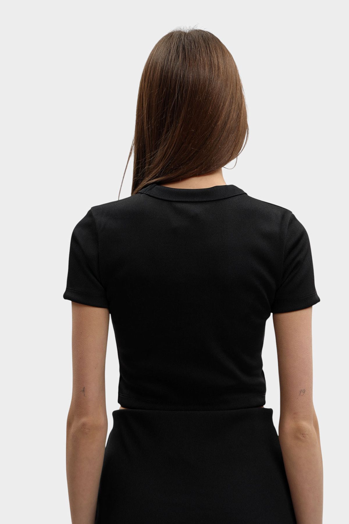 Футболка Armani Exchange Черный