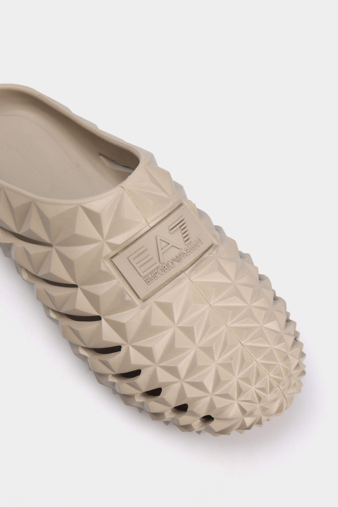 XBR001_XK385 Шлепанцы EA7 Бежевый