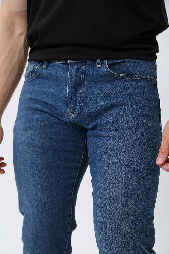 Джинсы Armani Exchange