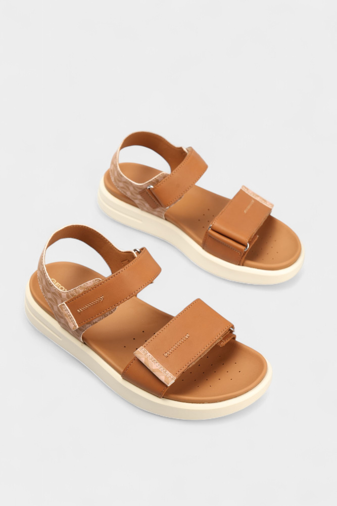 D45PAE04354C Сандалии Geox Коричневый