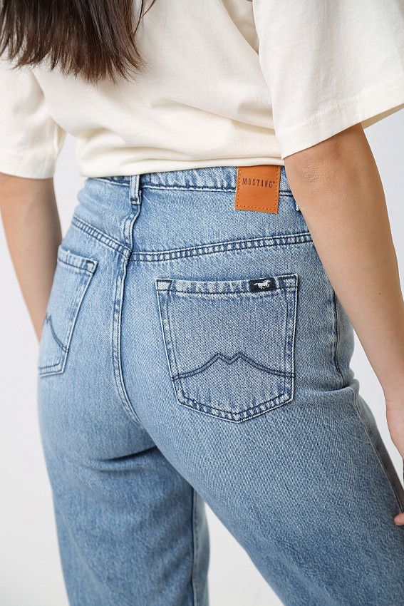Джинсы Charlotte Tapered  Mustang