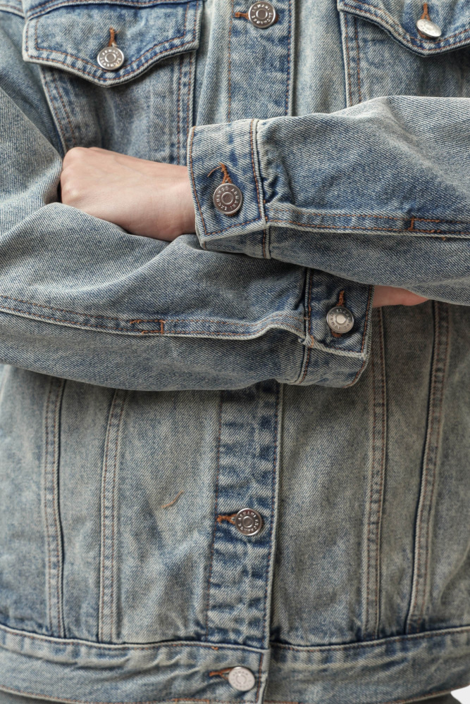 XW000902_AF10869 куртка джинсовая armani exchange 