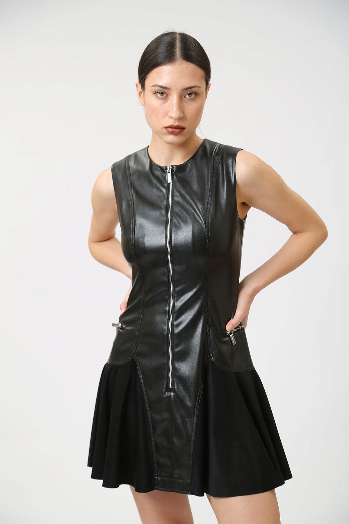 Платье Armani Exchange Черный