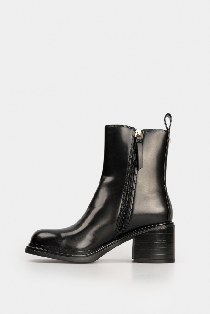 XW001643_AF17474 Ботильоны Armani Exchange Черный