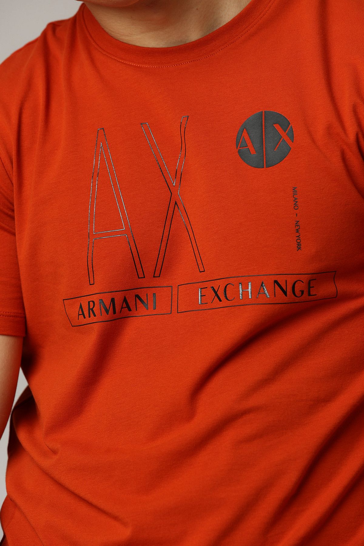 Футболка Armani Exchange Коричневый