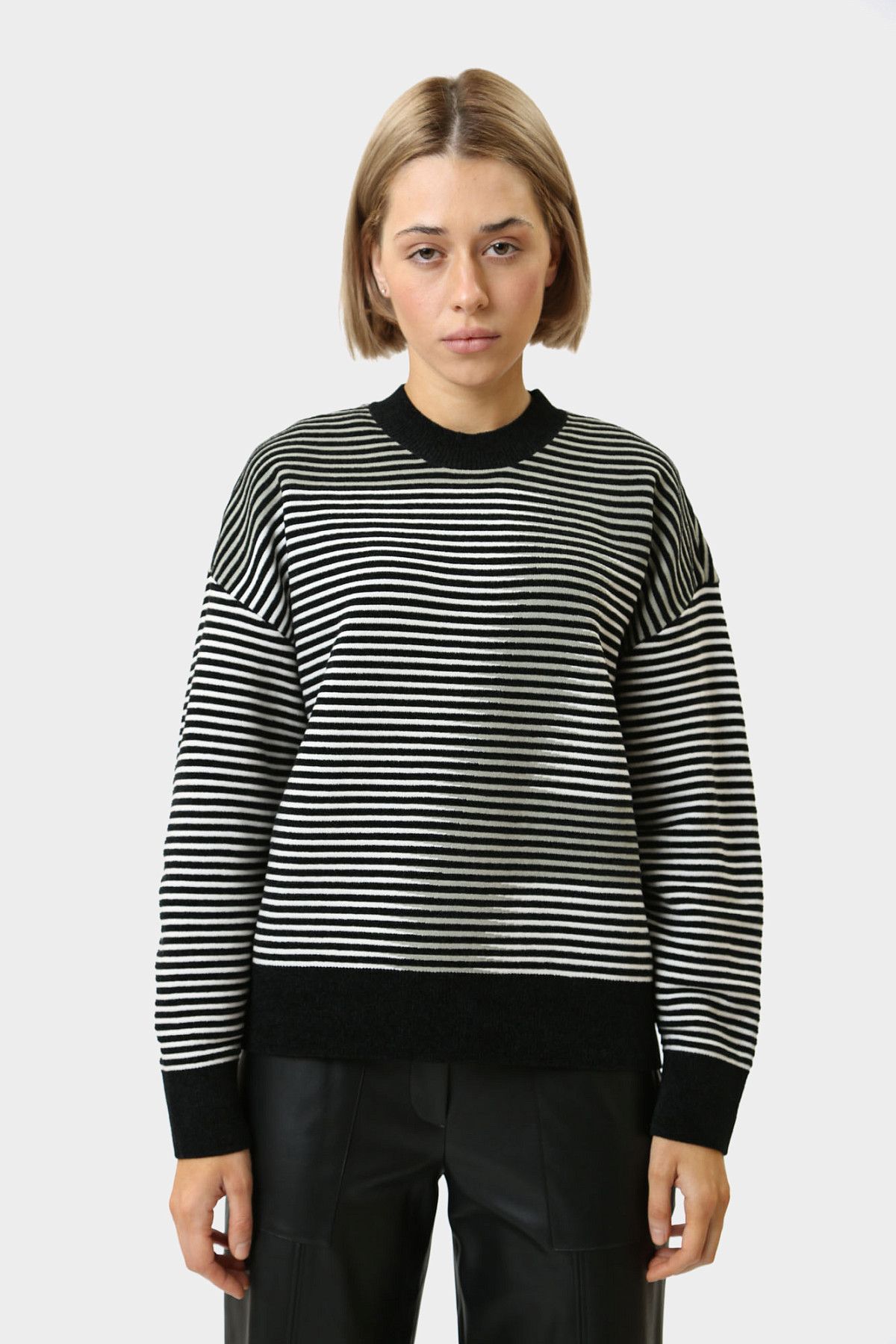 Свитер Armani Exchange Черный