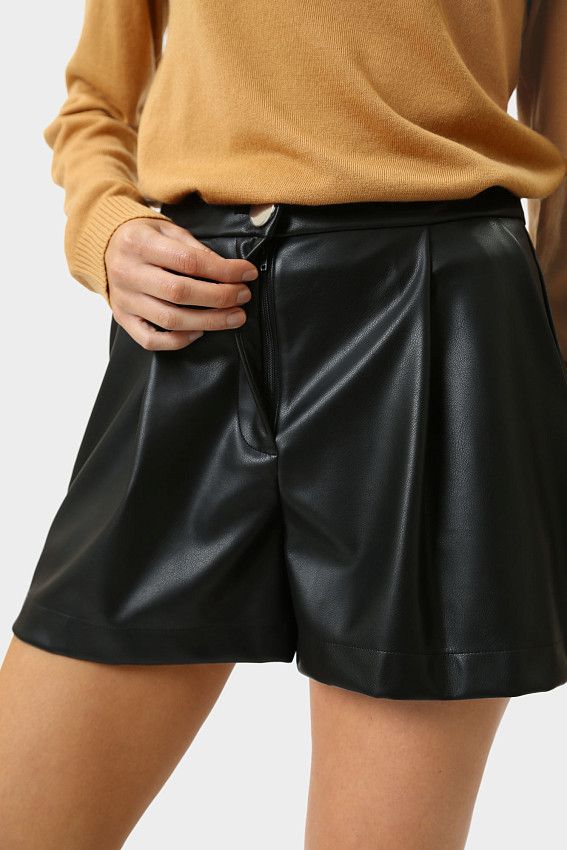 Шорты кожаные Armani Exchange