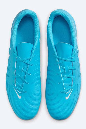 Футбольные бутсы Nike