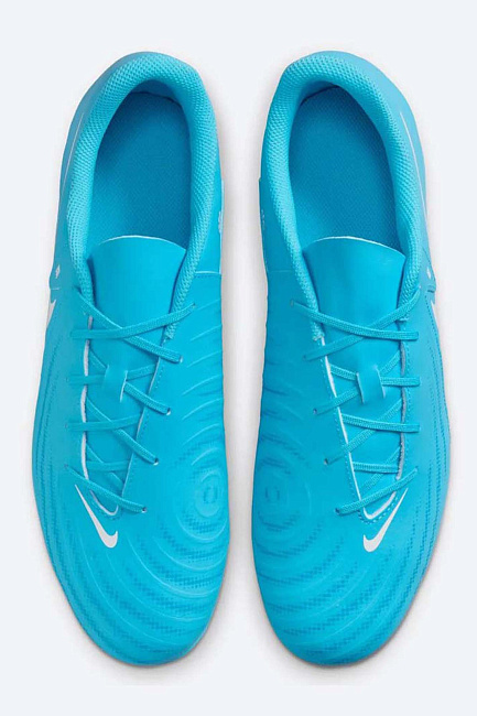 Футбольные бутсы Nike