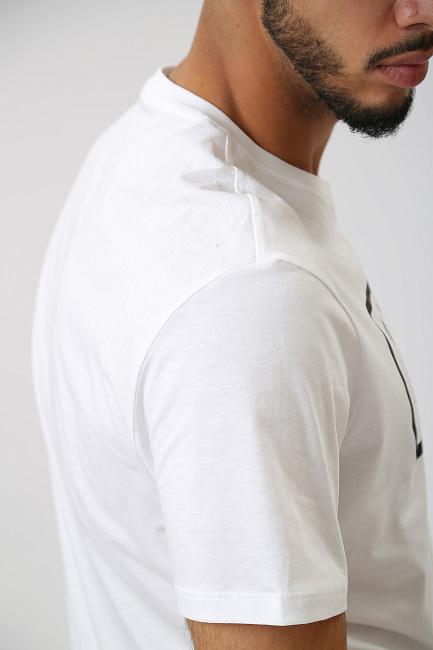 Футболка Armani Exchange