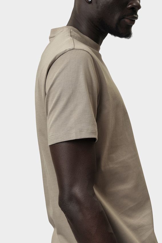 Футболка Armani Exchange Коричневый