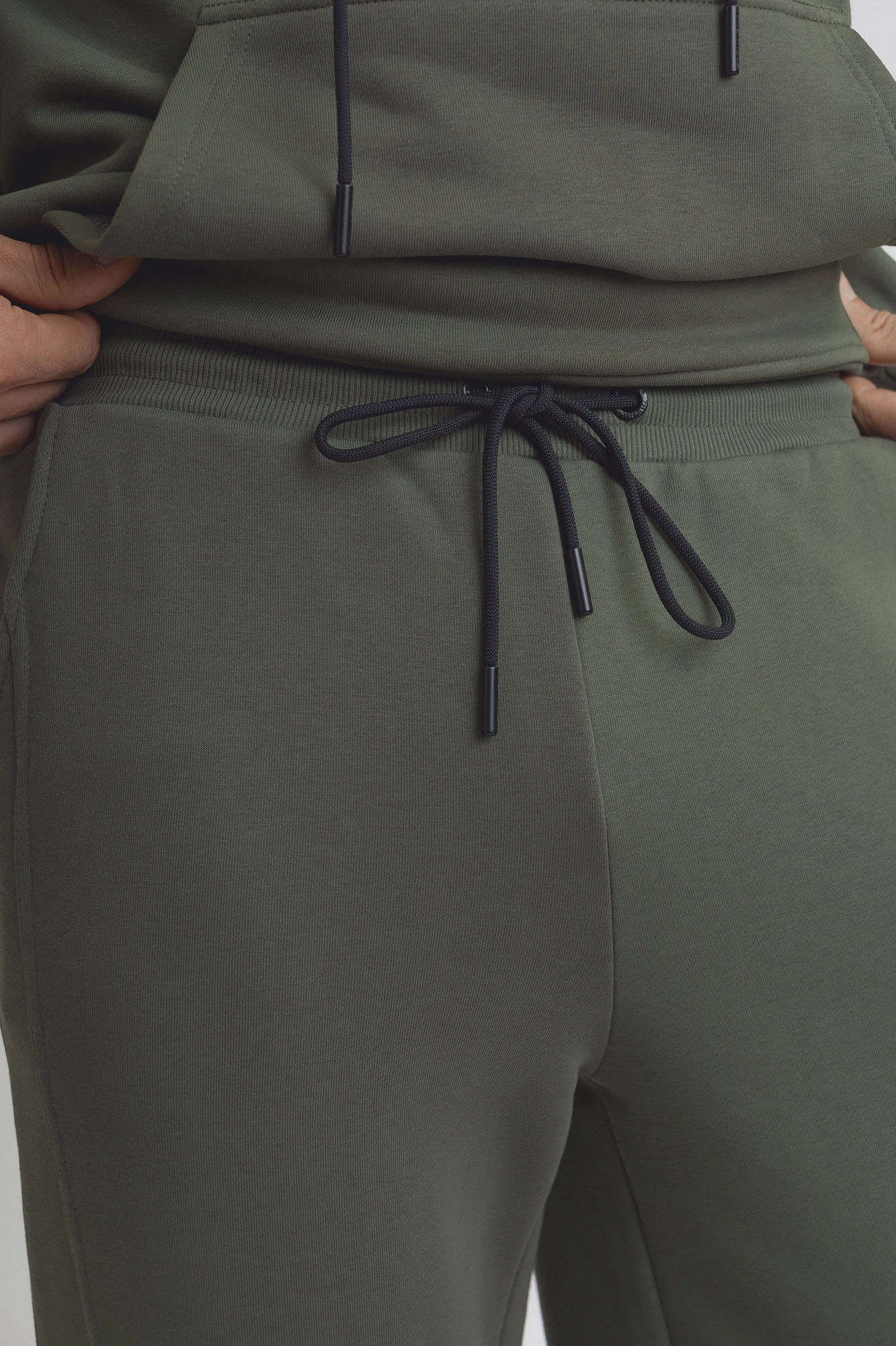 M-252-P-20-0603 Брюки спортивные The Hills Хаки