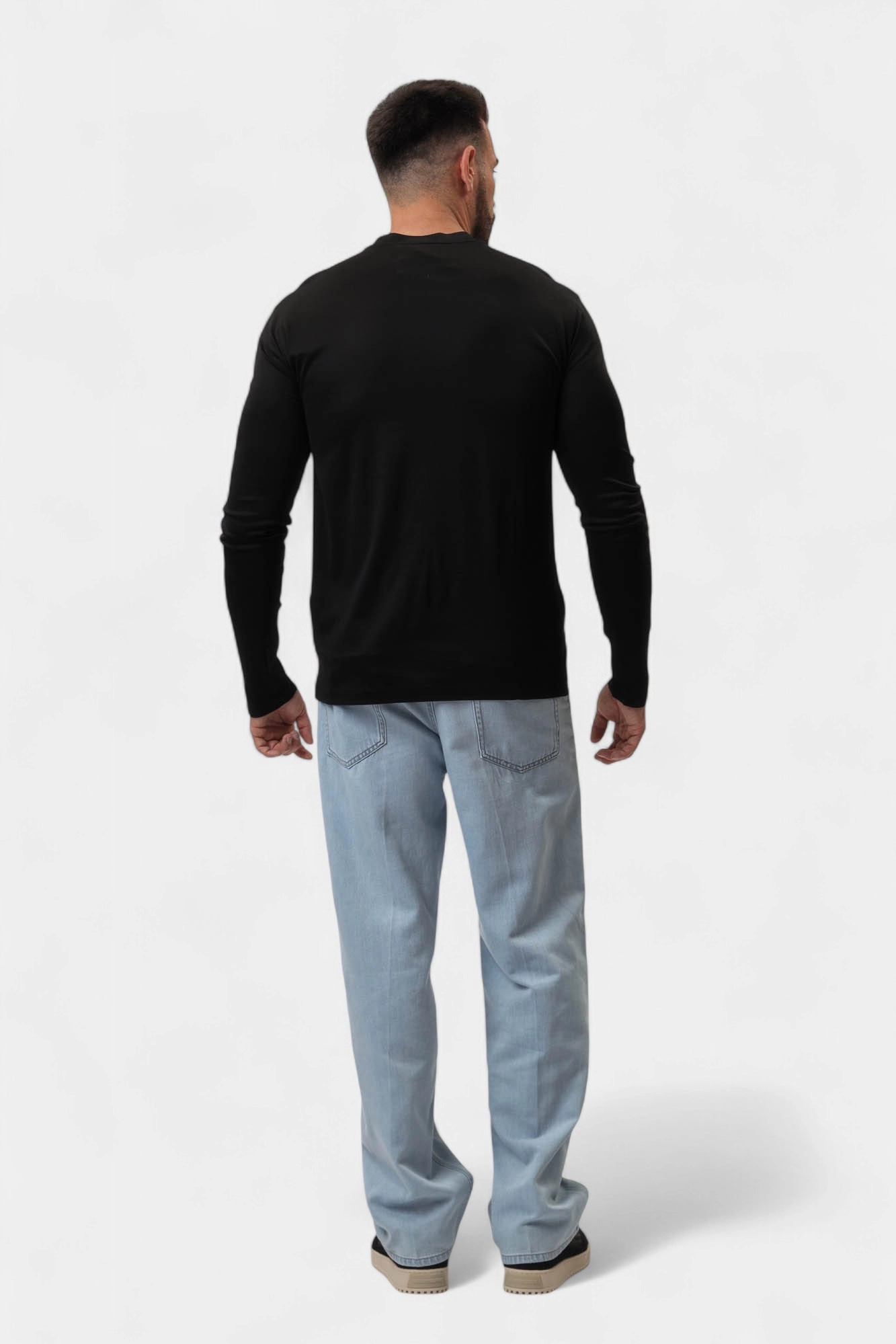 8N1TE9_1JUVZ Лонгслив Emporio Armani Черный