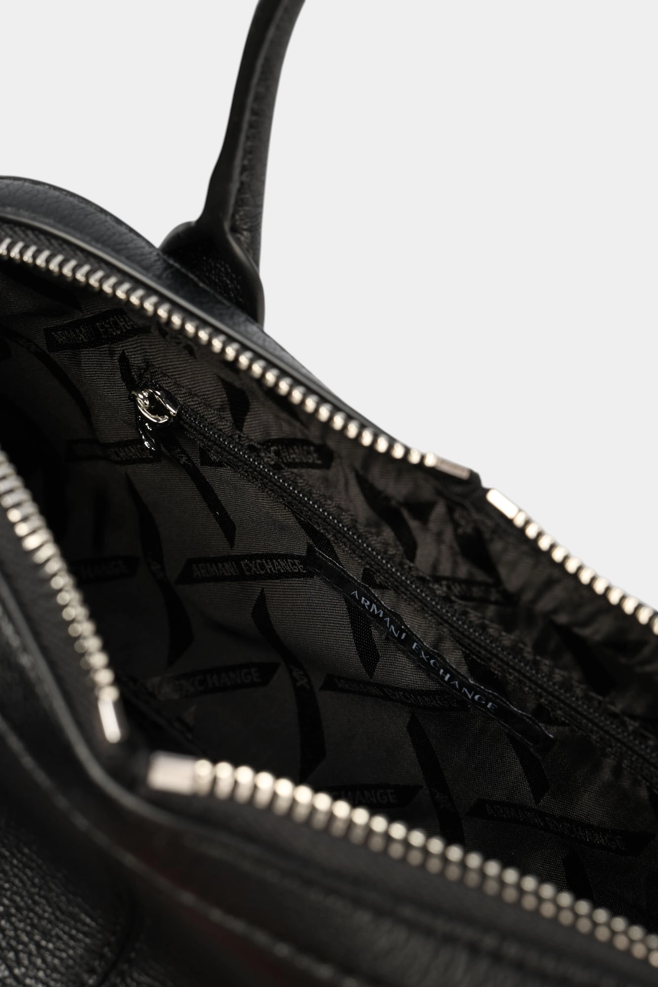 XW001572_AF17127 Сумка Armani Exchange Черный