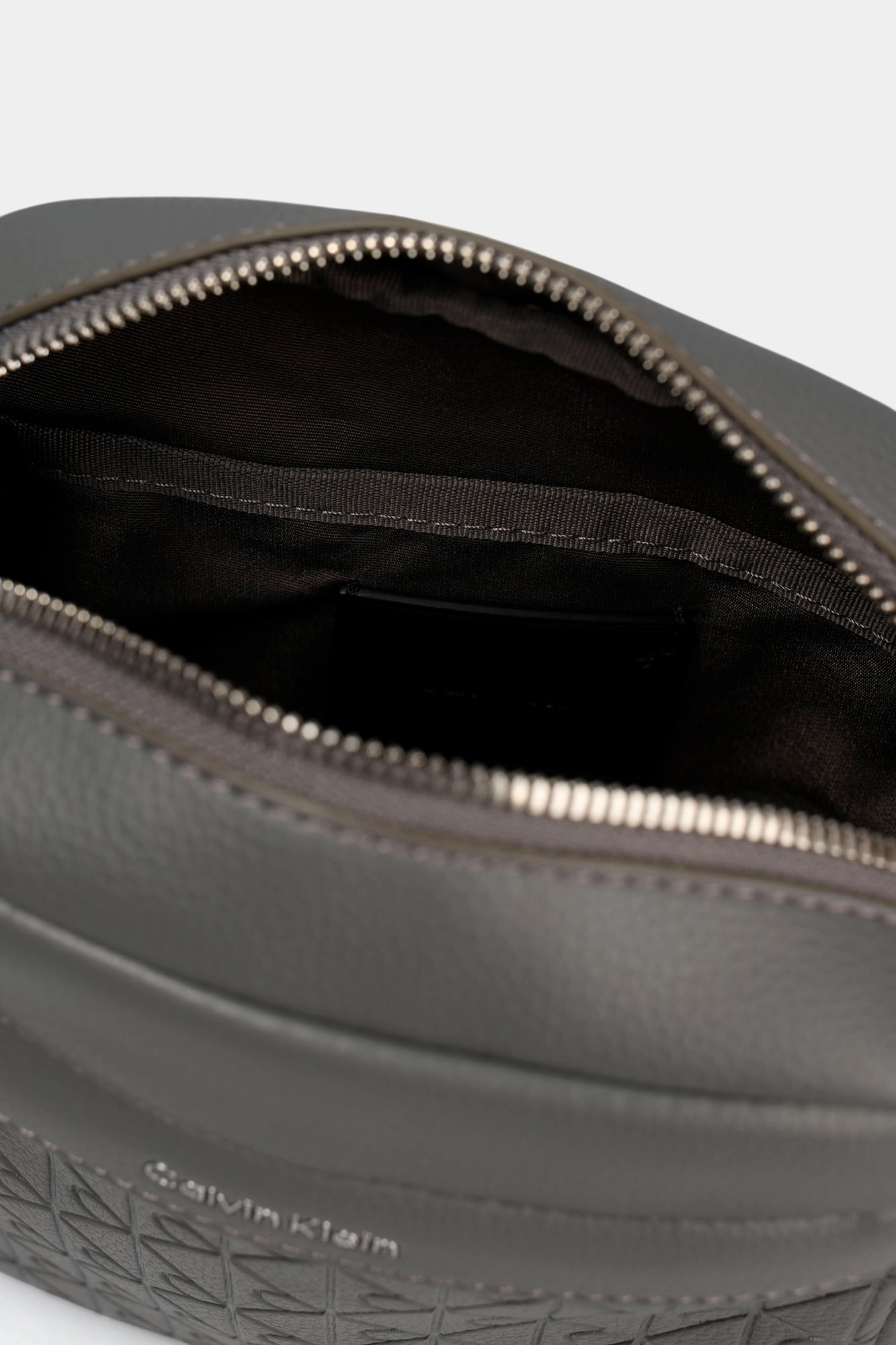 LV04D3204G Сумка Calvin Klein Jeans Серый