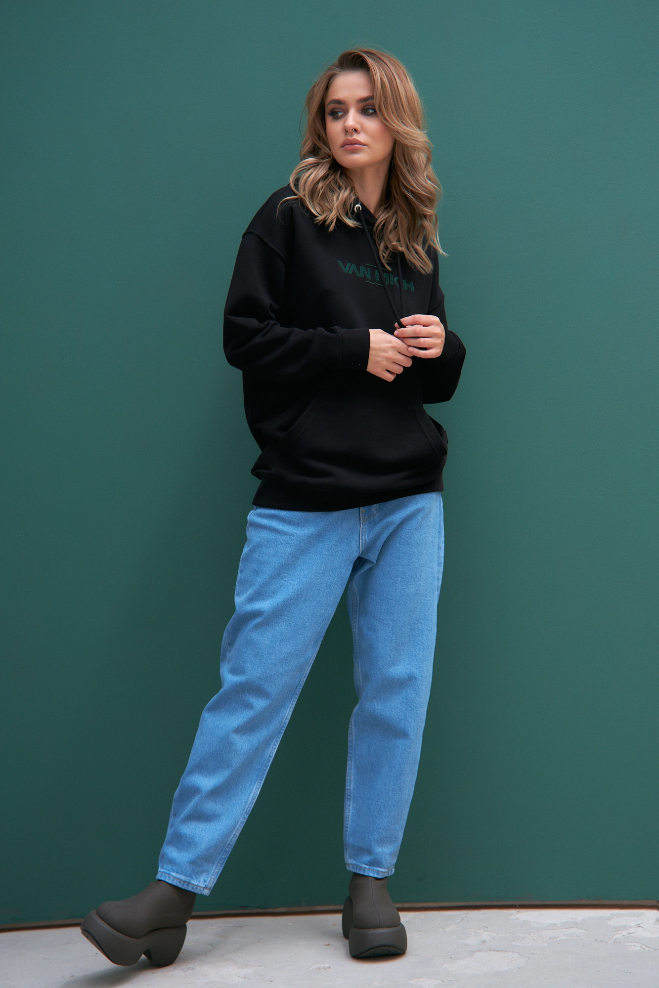 VW-232-20-335 худи van mich 