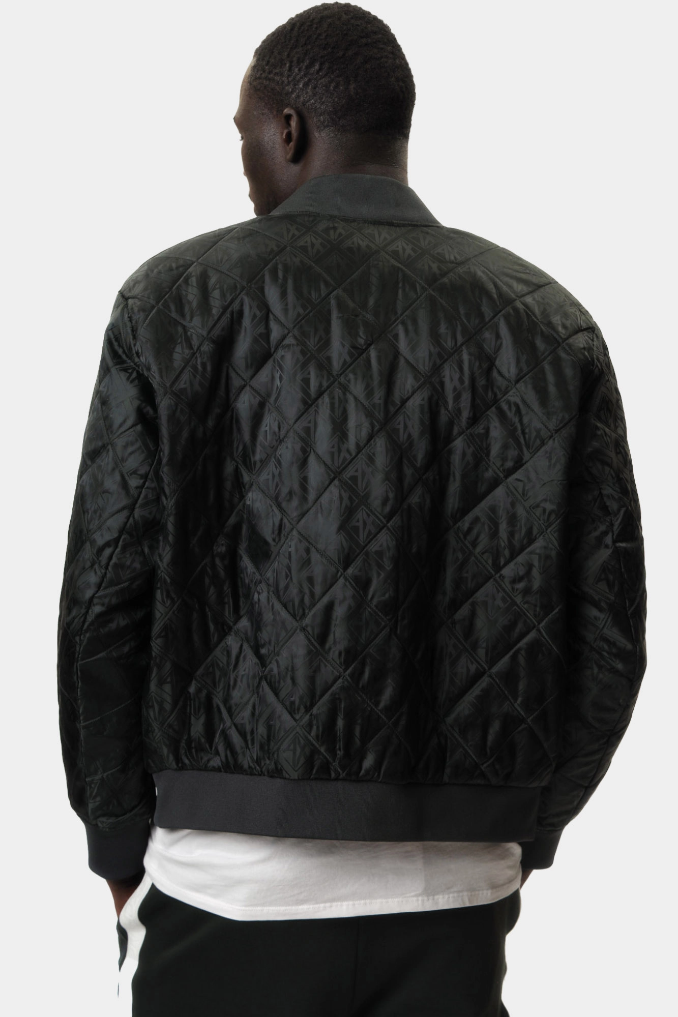 XM000137_AF11895 Бомбер Armani Exchange Хаки