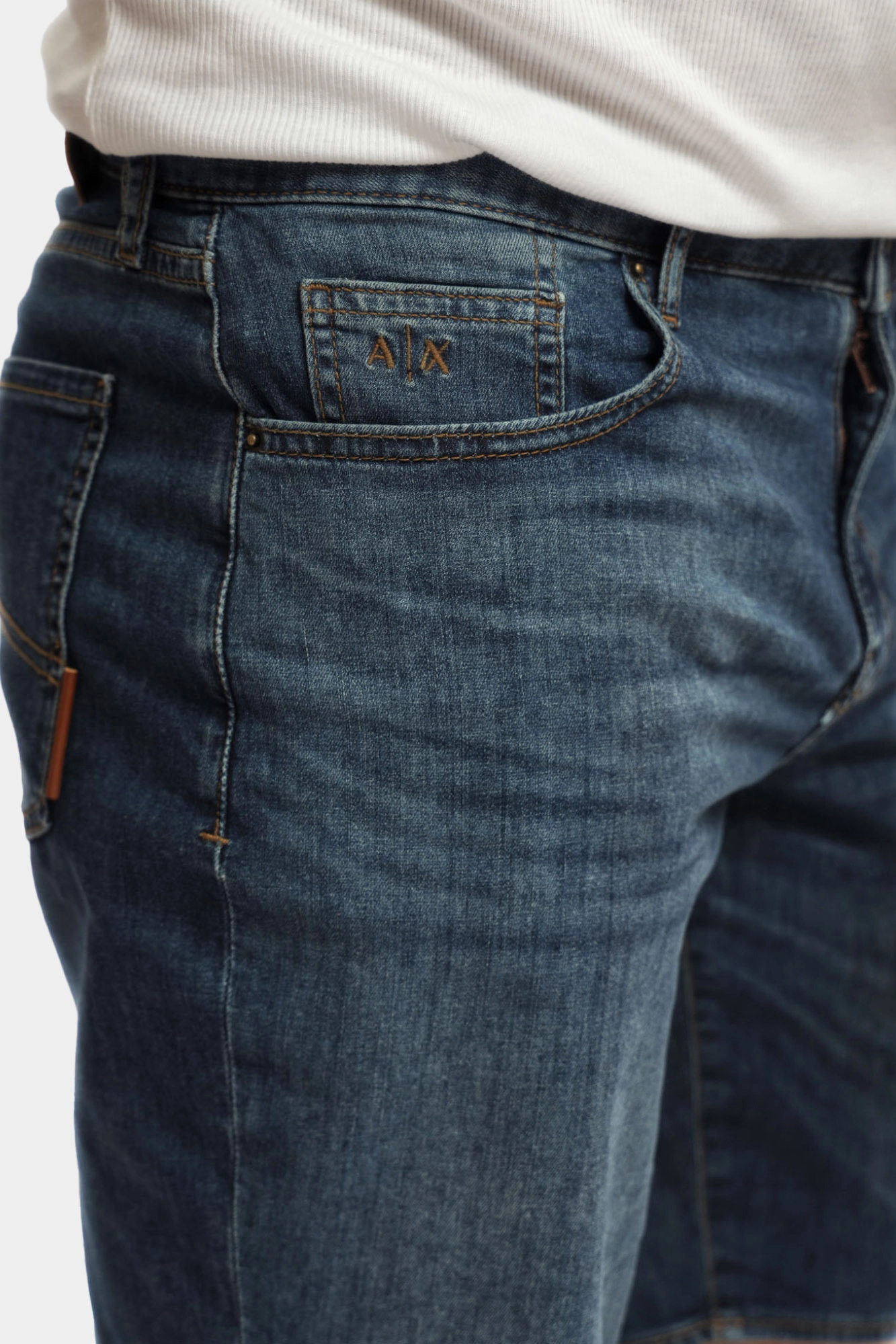 XM000073_AF13089 Шорты джинсовые Armani Exchange 