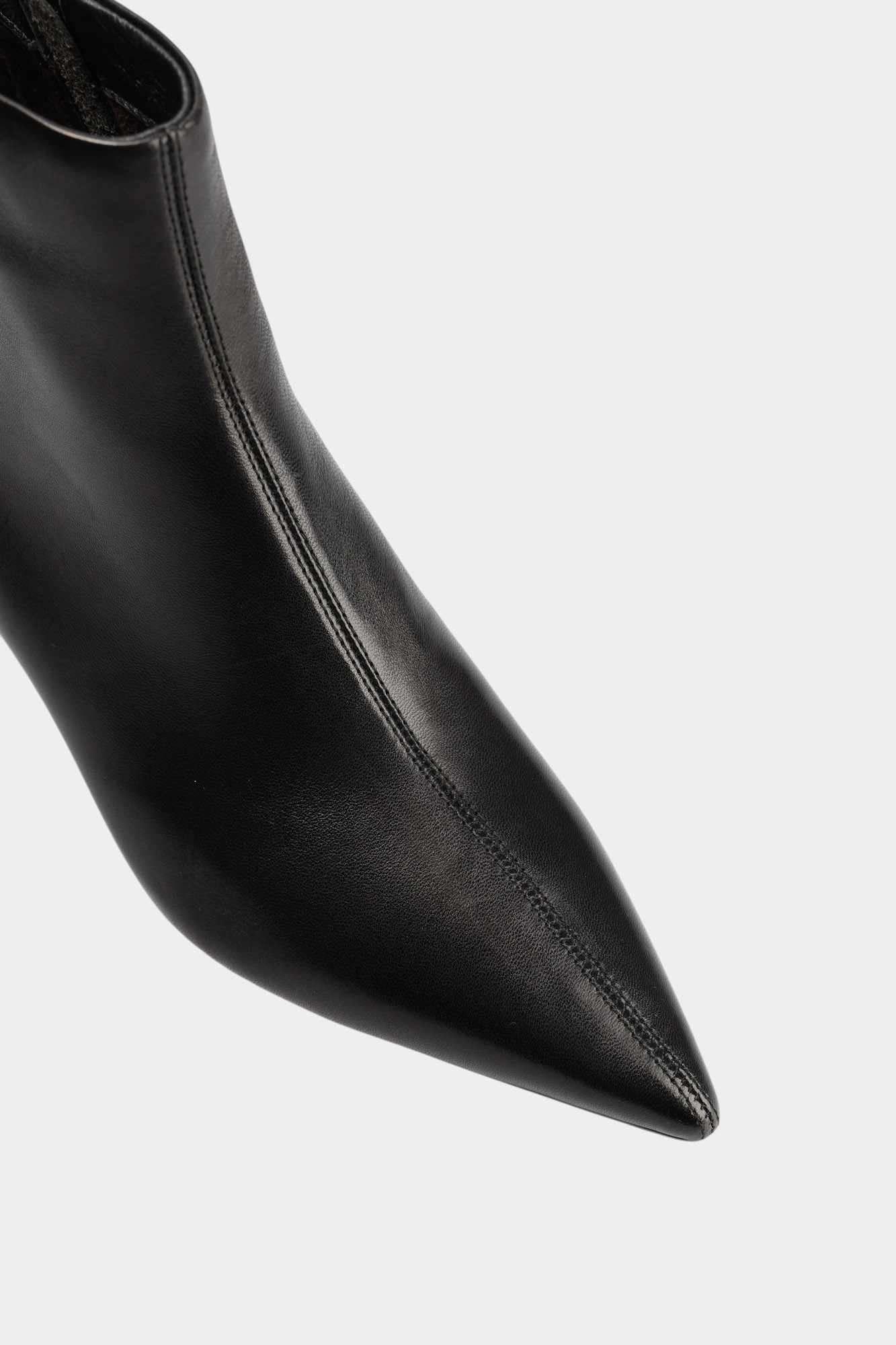 S8-278-601 Ботильоны Graciana Черный