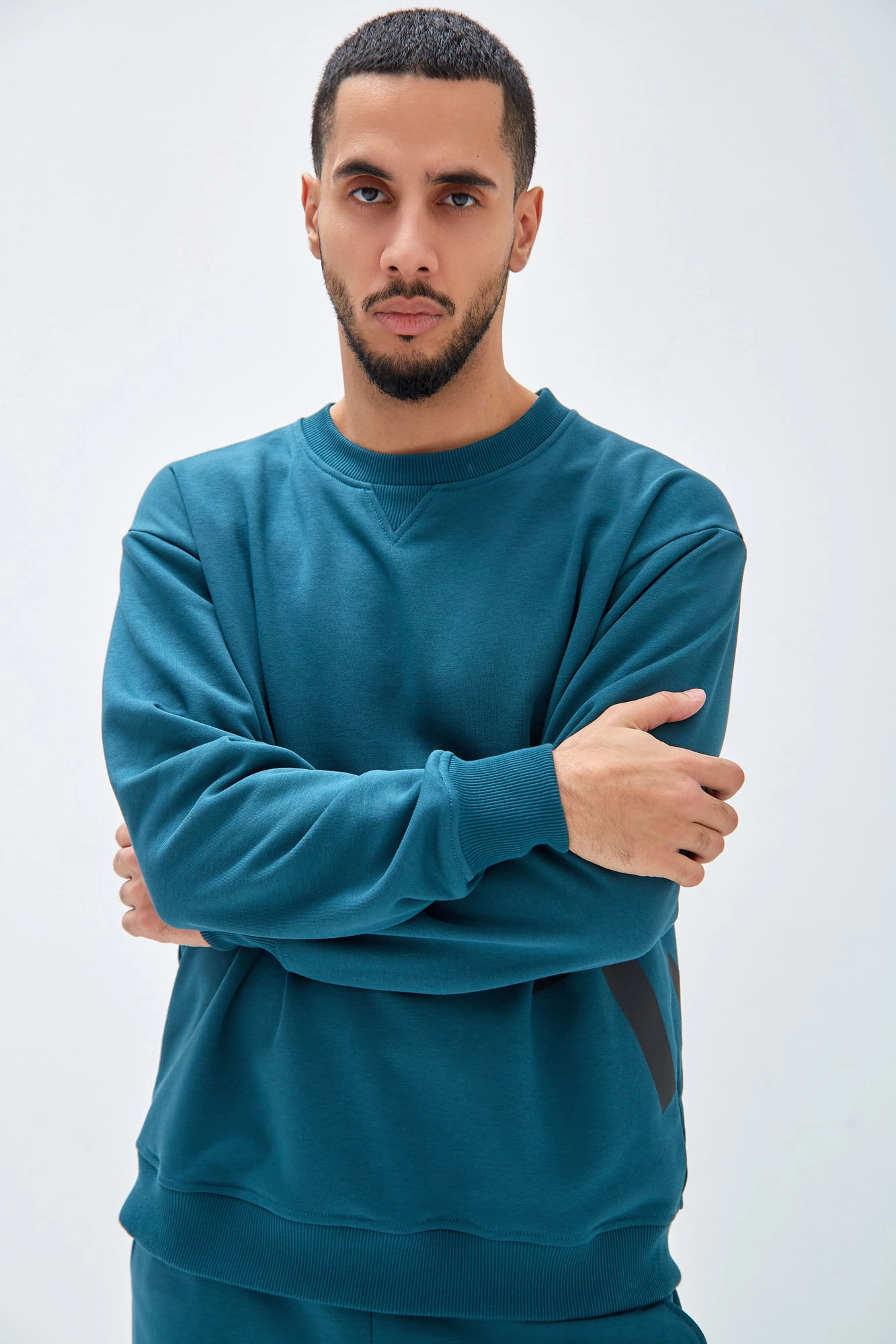 M-241-P-20-0060 Свитшот The Hills Зеленый