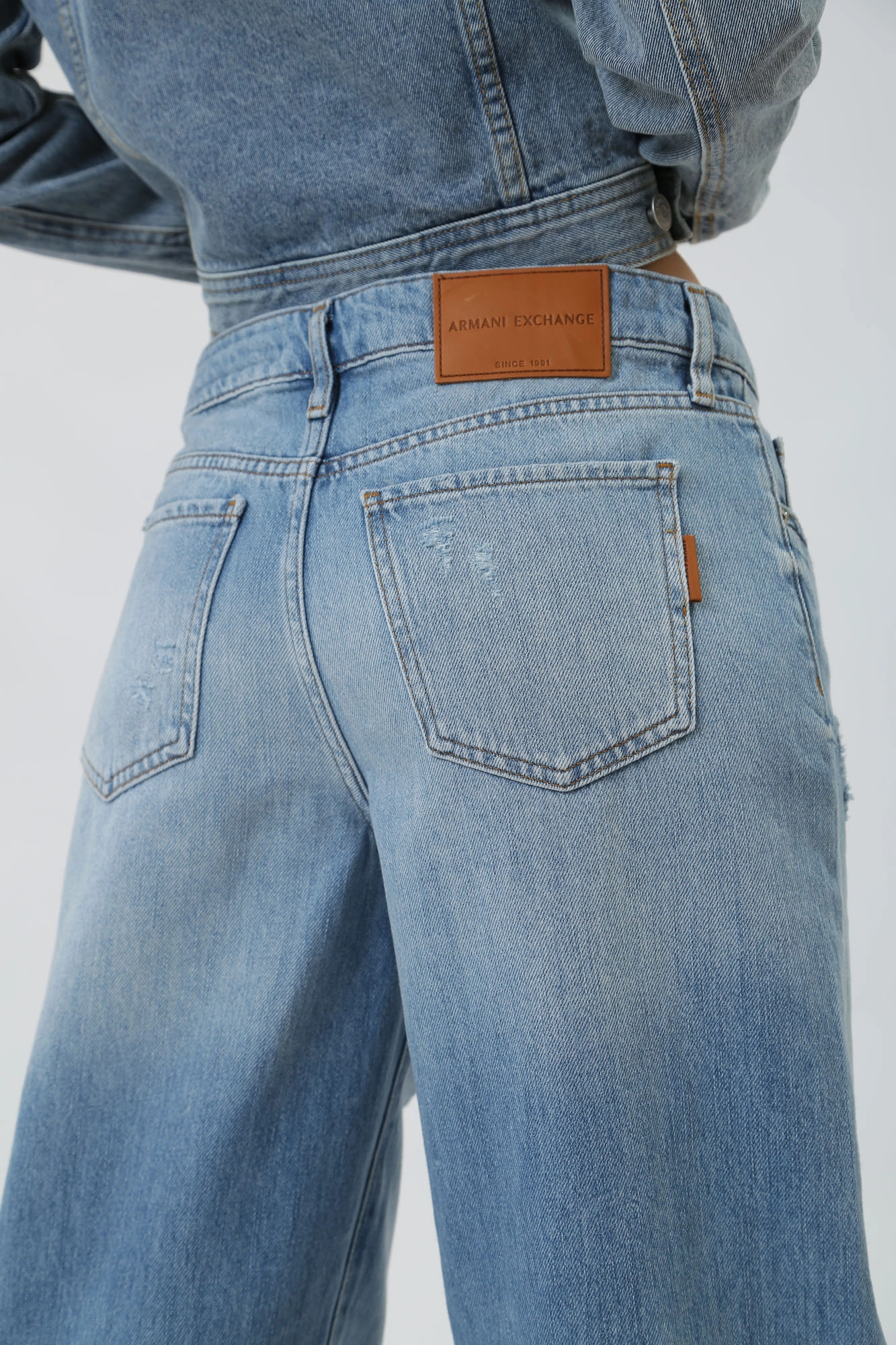 3DYJ52_Y16GZ брюки джинсовые armani exchange 