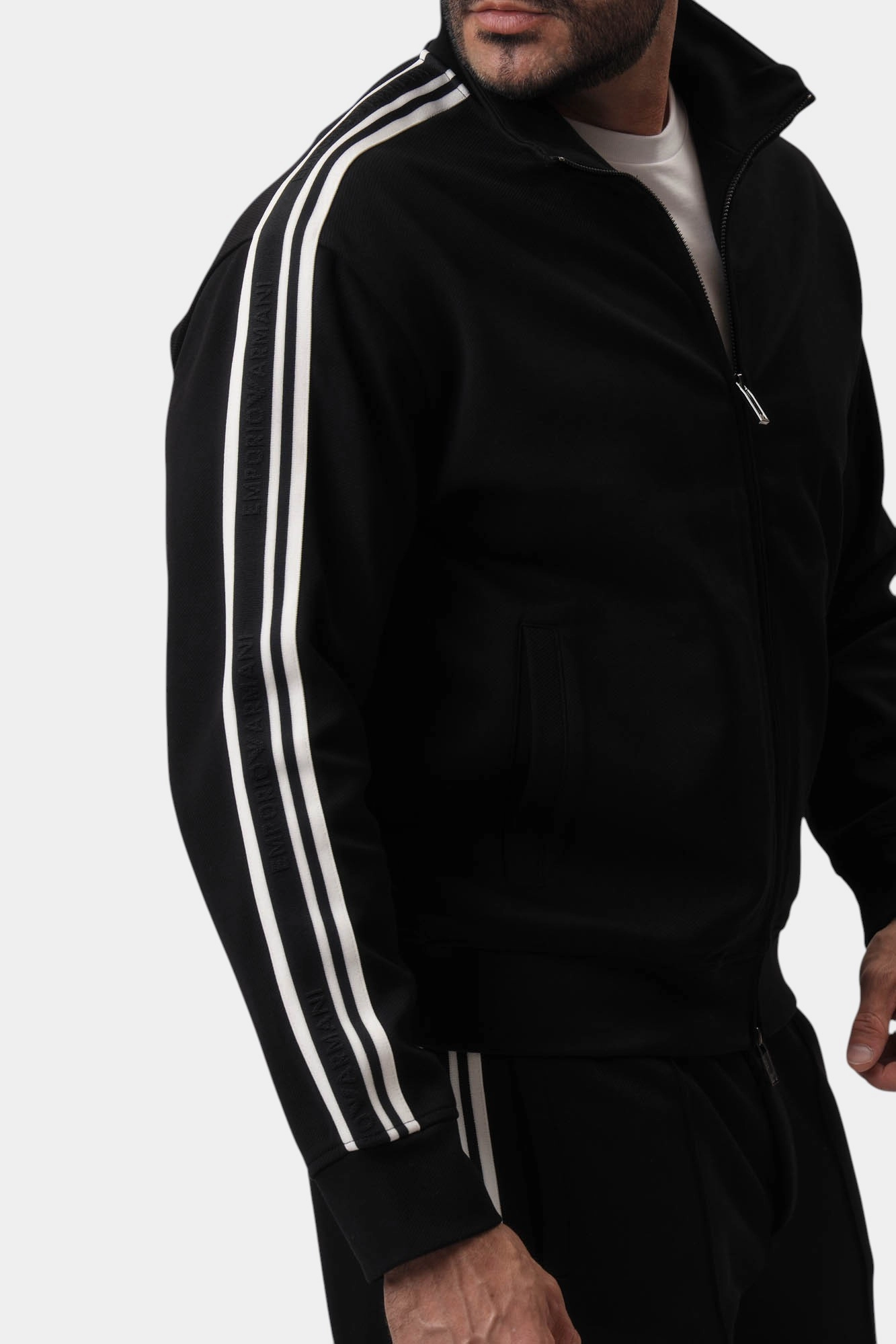 EM001110_AF13488 Толстовка Emporio Armani Белый