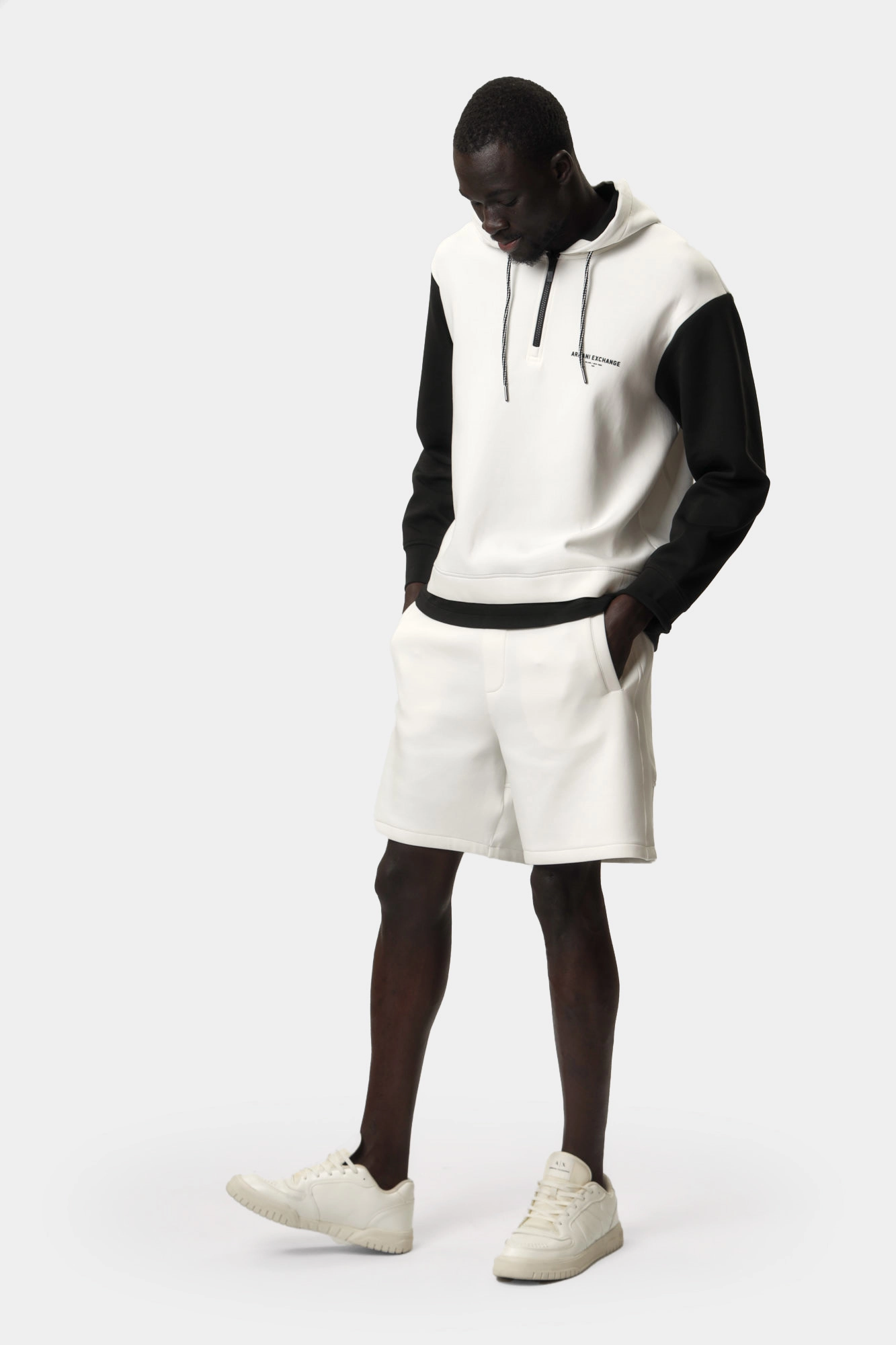 XM000355_AF10818 Шорты трикотажные Armani Exchange Белый