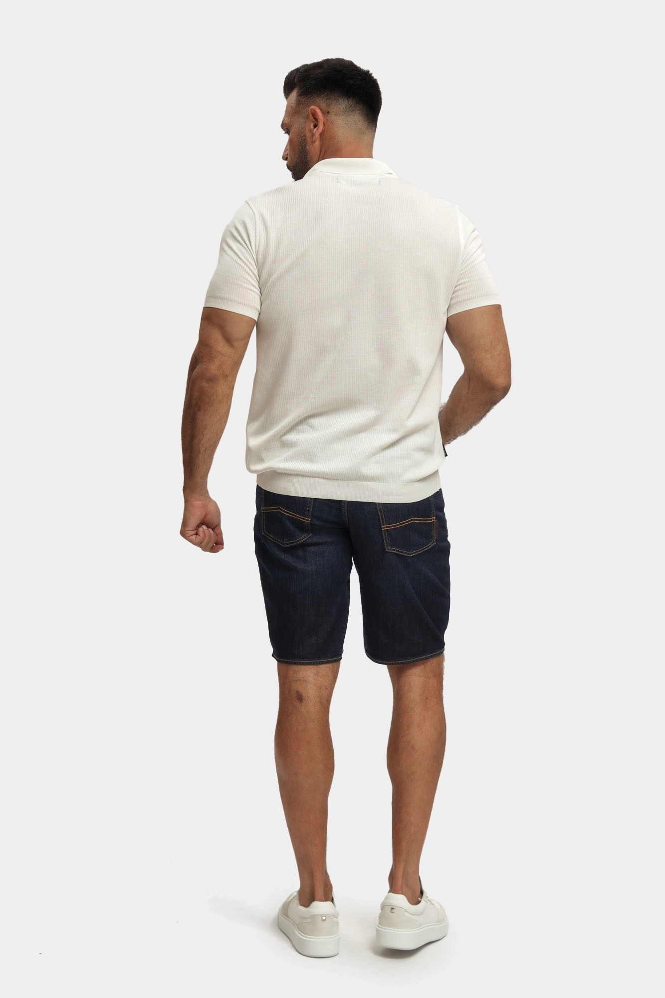XM000073_AF13089 Шорты джинсовые Armani Exchange 