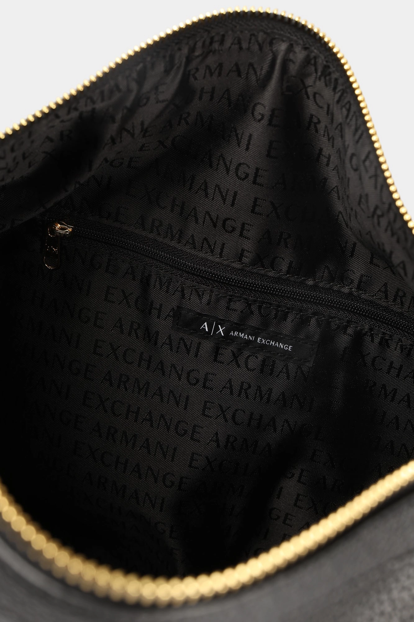 XW000916_AF11902 Сумка Armani Exchange Черный