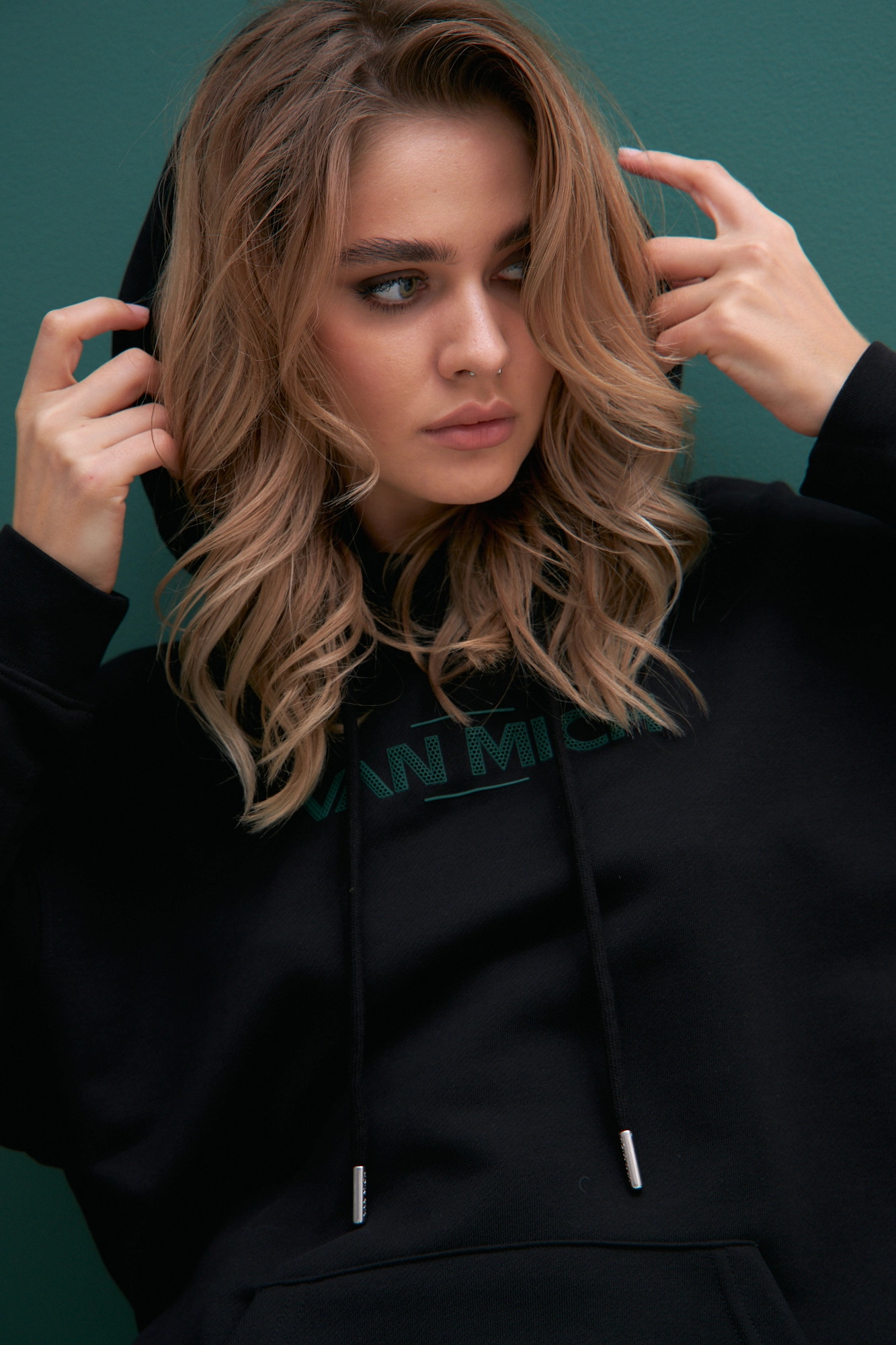 VW-232-20-335 худи van mich 