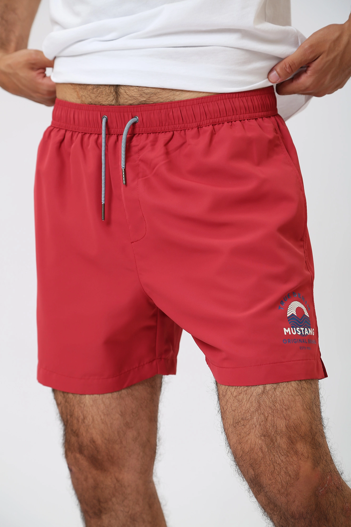 1013943 Шорты плавательные Mustang Красный