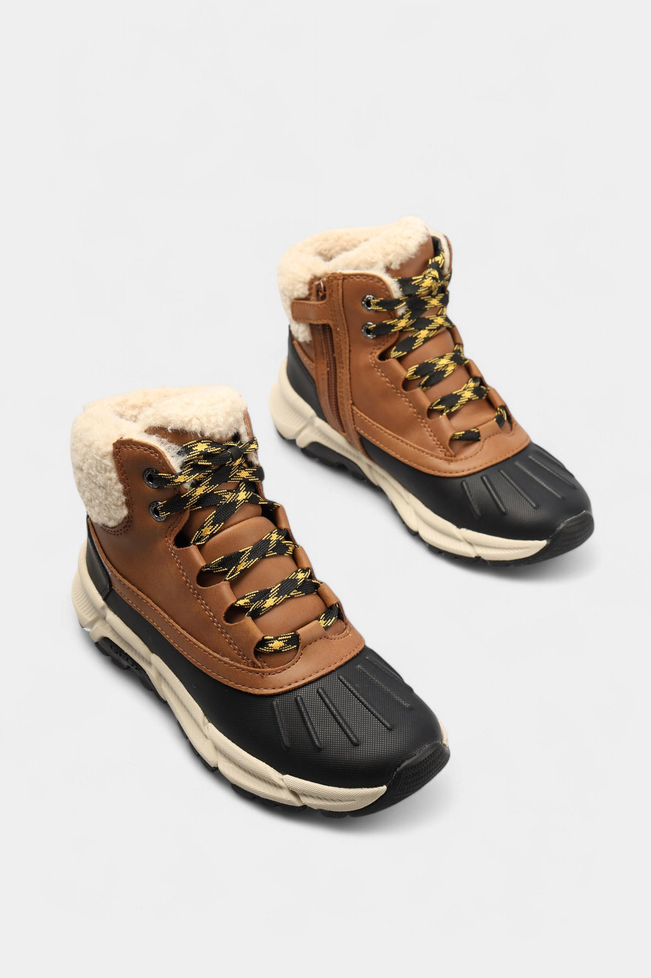 J56LCB0ME50 Ботинки Geox Коричневый