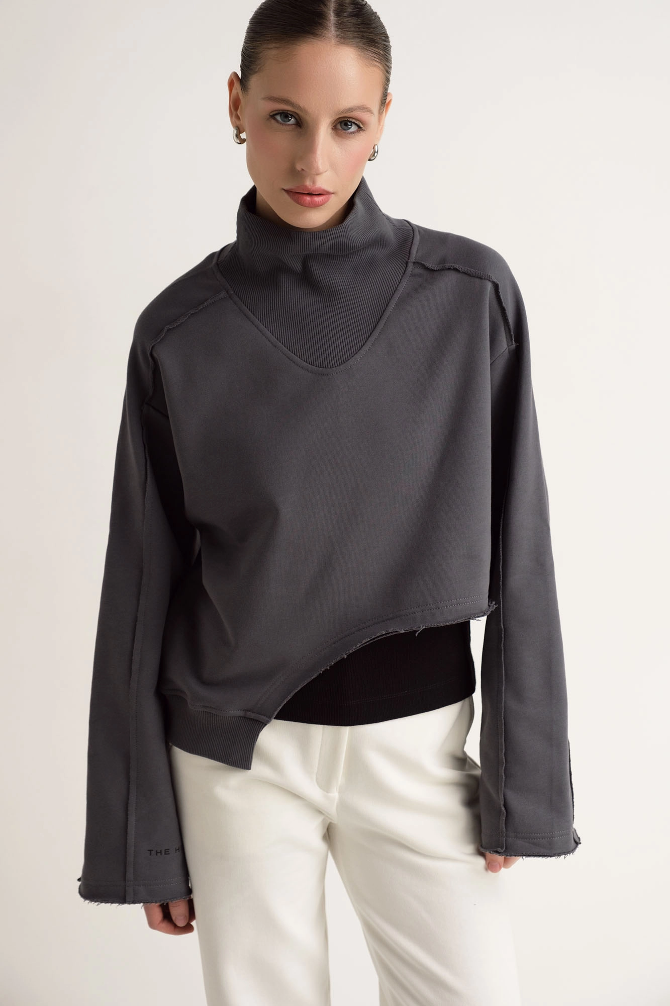 W-242-P-43-0006 свитшот the hills