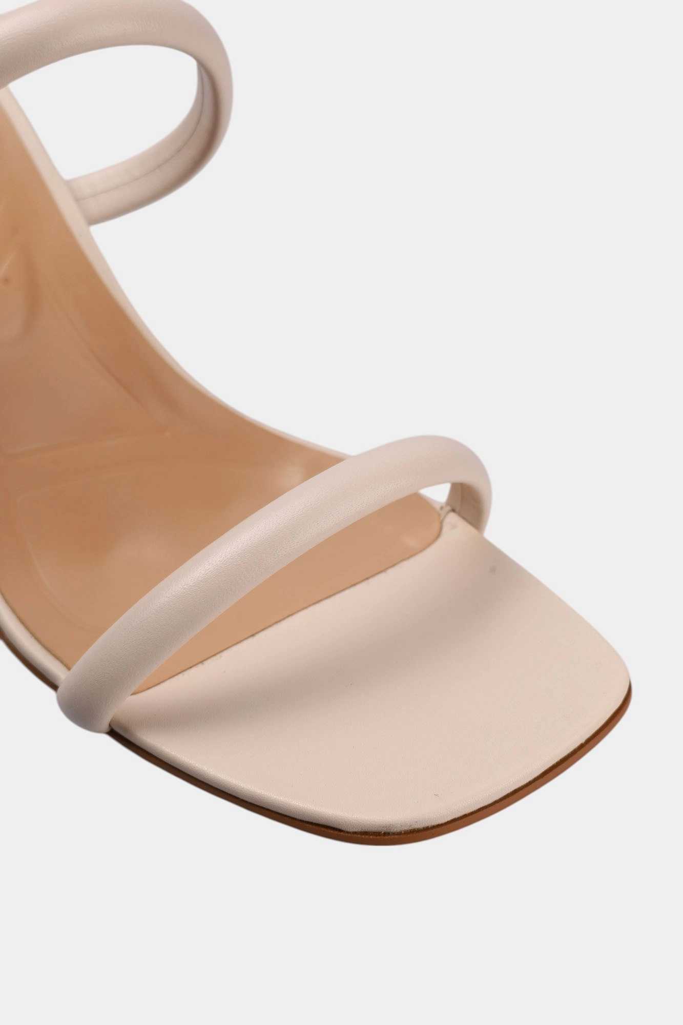 MC21681 Мюли Marc Cony Белый