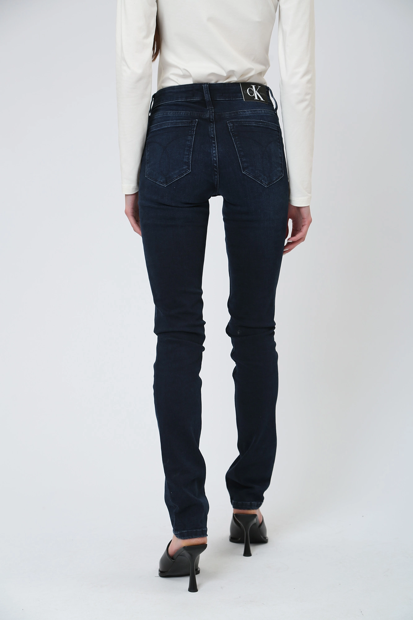 Calvin Klein Jeans J20J219504 1BJ Med Online.ru