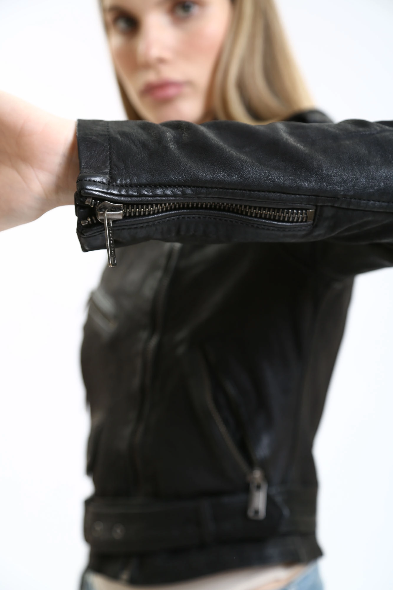 MU-W241-153-1000 куртка кожаная mustang 