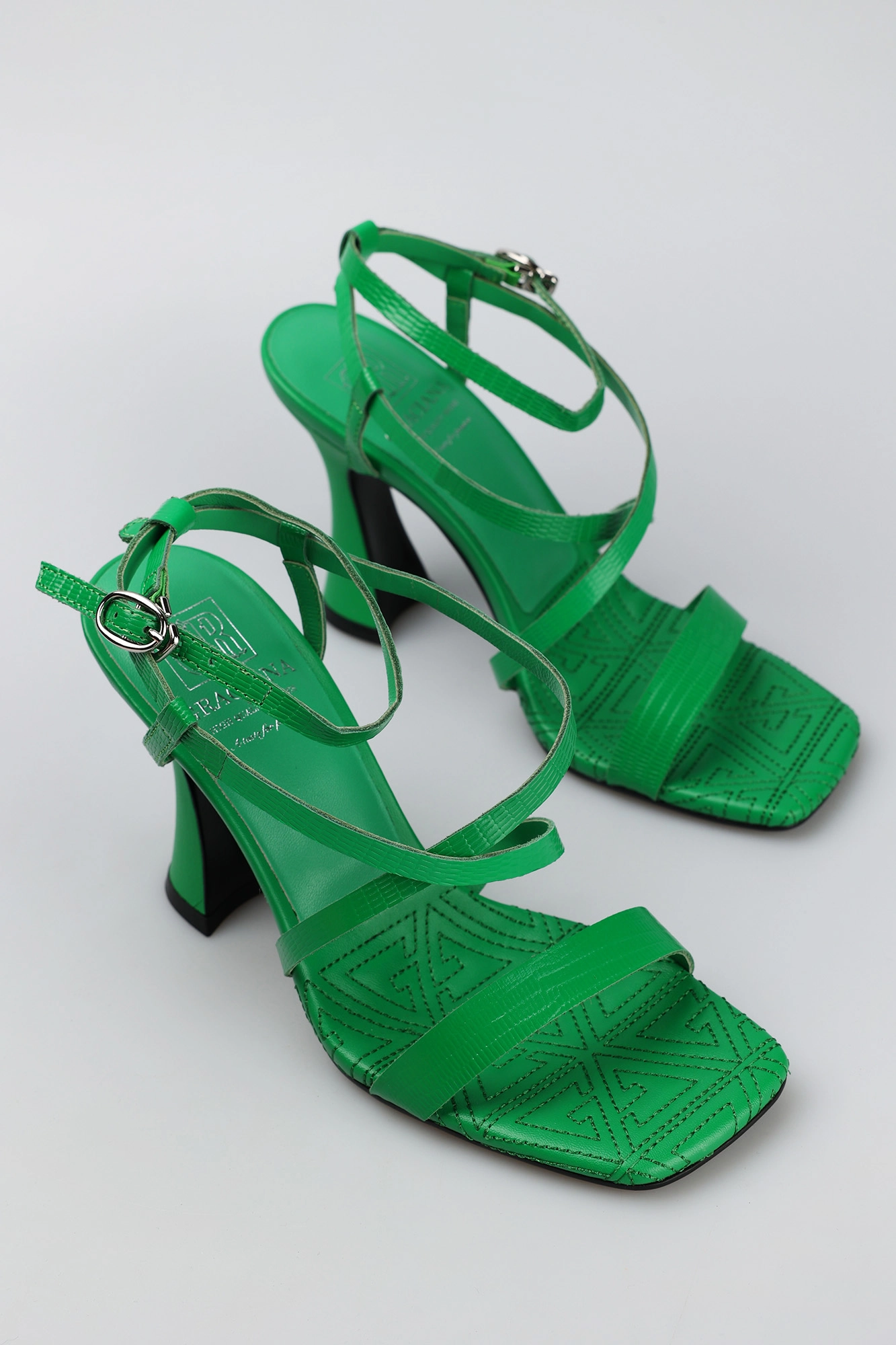 W3761-D07 Босоножки Graciana Зеленый